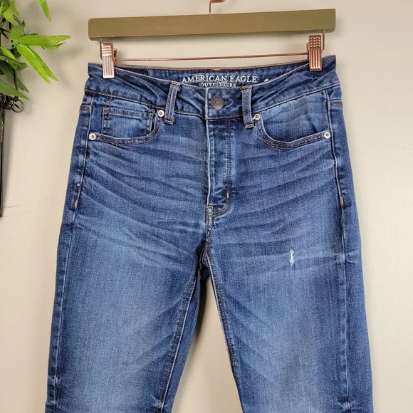 American Eagle Tomgirl Medium Wash Mid Rise Button Fly Distressed AE 2 Jeans - Picture 8 of 16